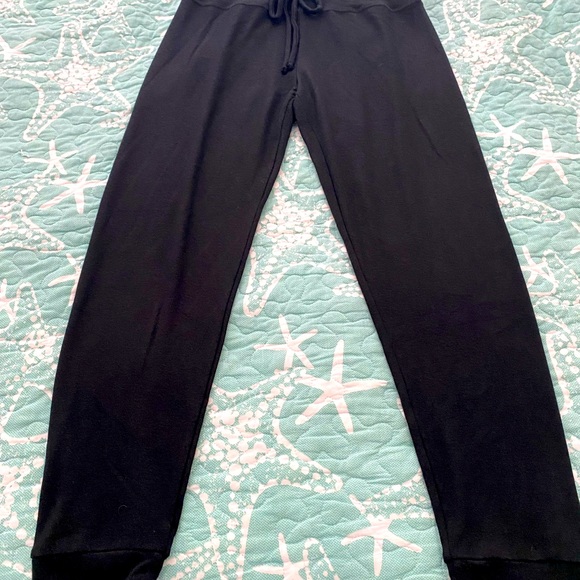 Beyond Yoga Luxe Lounge Around Midi Jogger New without tags - Picture 1 of 4